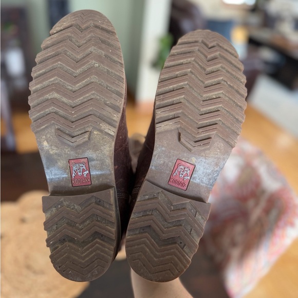 Kodiak Women’s Dark Brown Leather Boots - Picture 7 of 9